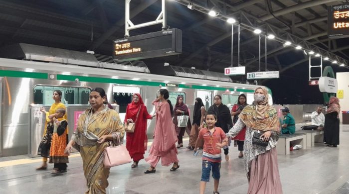 Metro Rail Poses Threat to Passengers