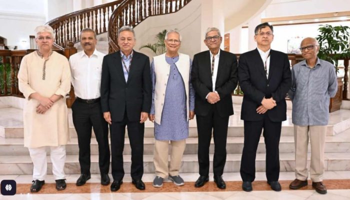নির্বাচন নিরপেক্ষ করার জন্য
