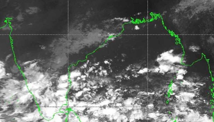 ধেয়ে আসছে ‘আঁখি’