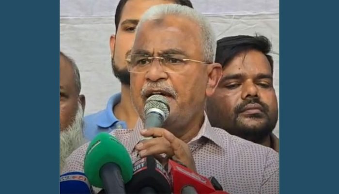 বিপথগামী রাজনীতিবিদের খপ্পর থেকে