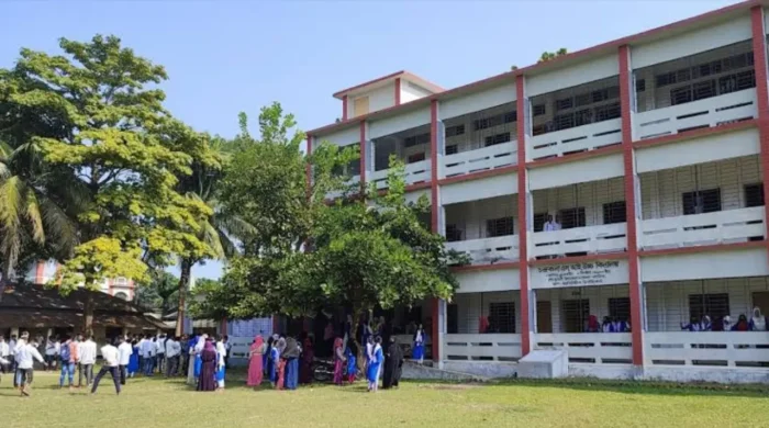 dhaka post school 20260810114015
